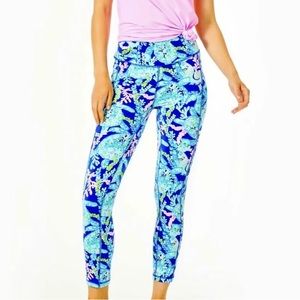 LILLY PULITZER Luxletic Weekender Blue High-Rise Midi Legging Turtle Villa XL
